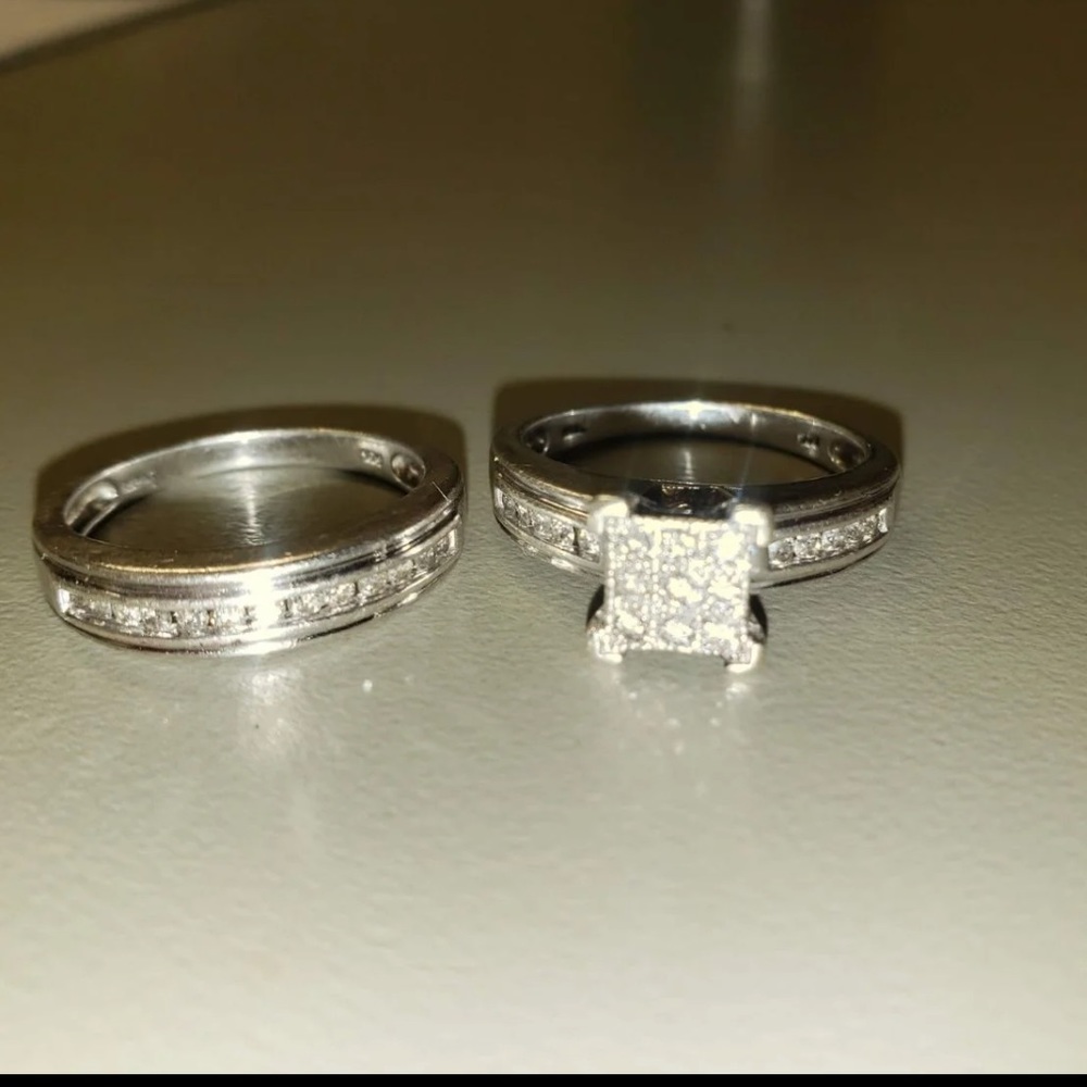 Diamond wedding band set